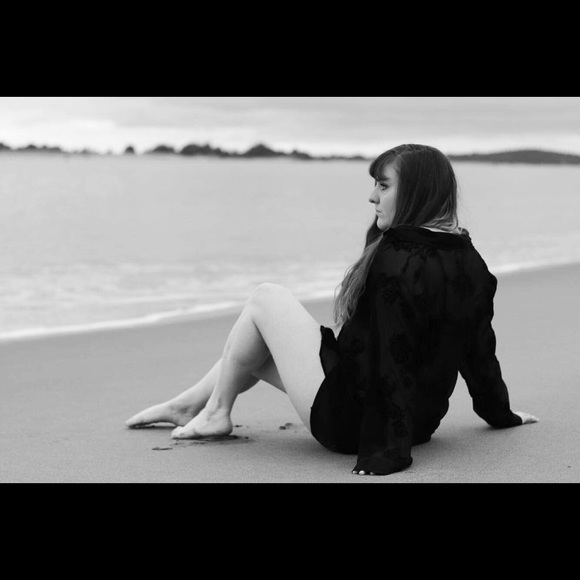 Meet your Posher, Danielle - Picture 3 of 8